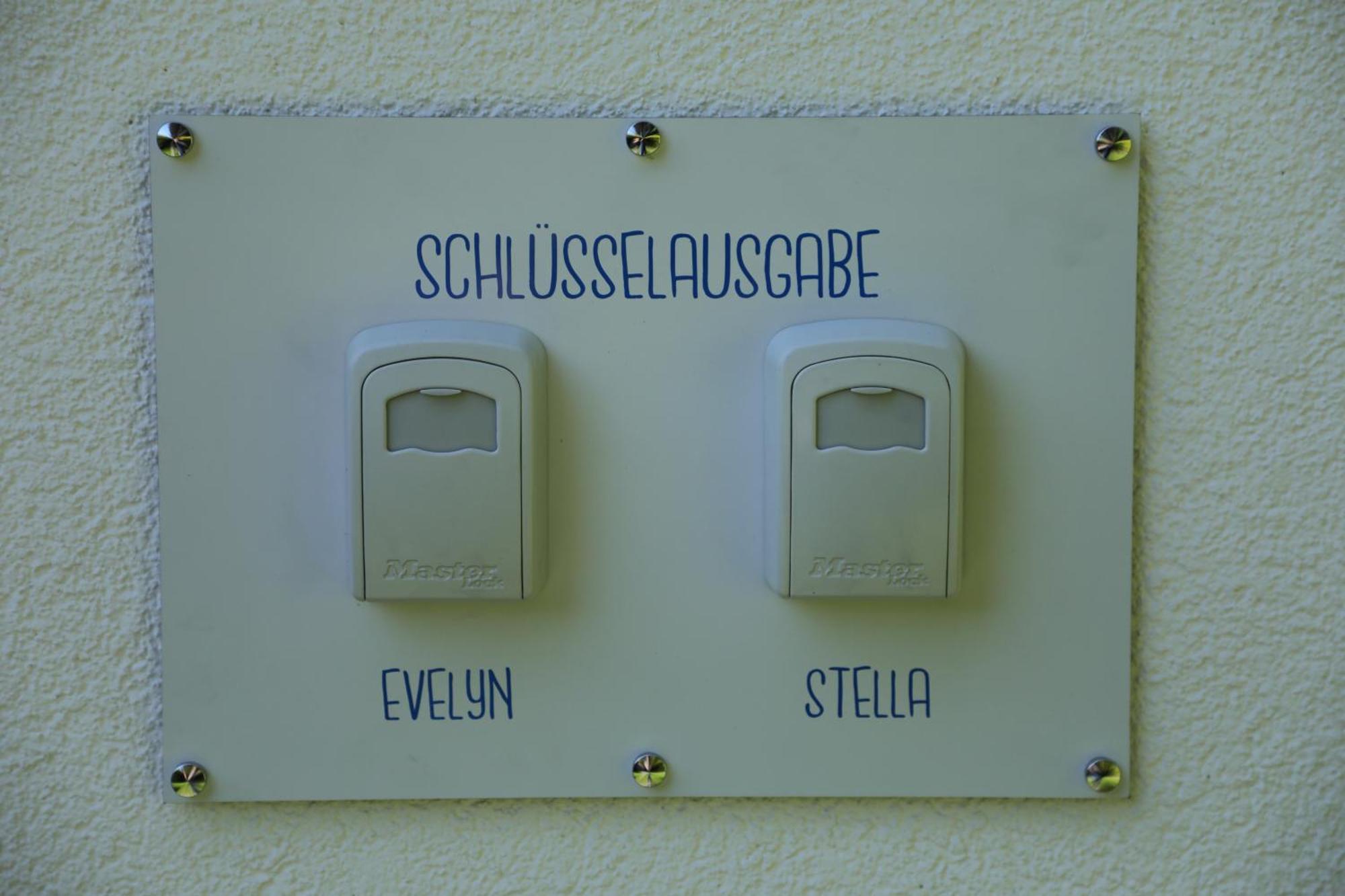 Eine Sehr Gemuetliche Dachgeschoss Ferienwohnung Ihlow  Exterior photo