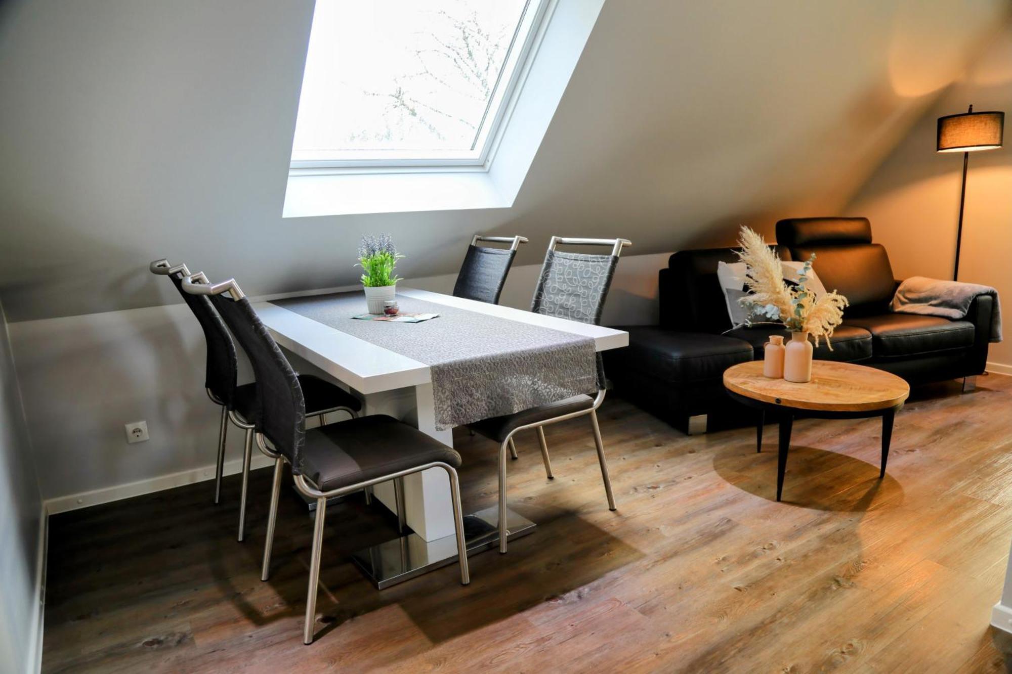 Eine Sehr Gemuetliche Dachgeschoss Ferienwohnung Ihlow  Exterior photo
